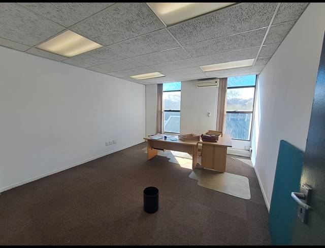 419M² OFFICE TO LET IN CRAIGHALL